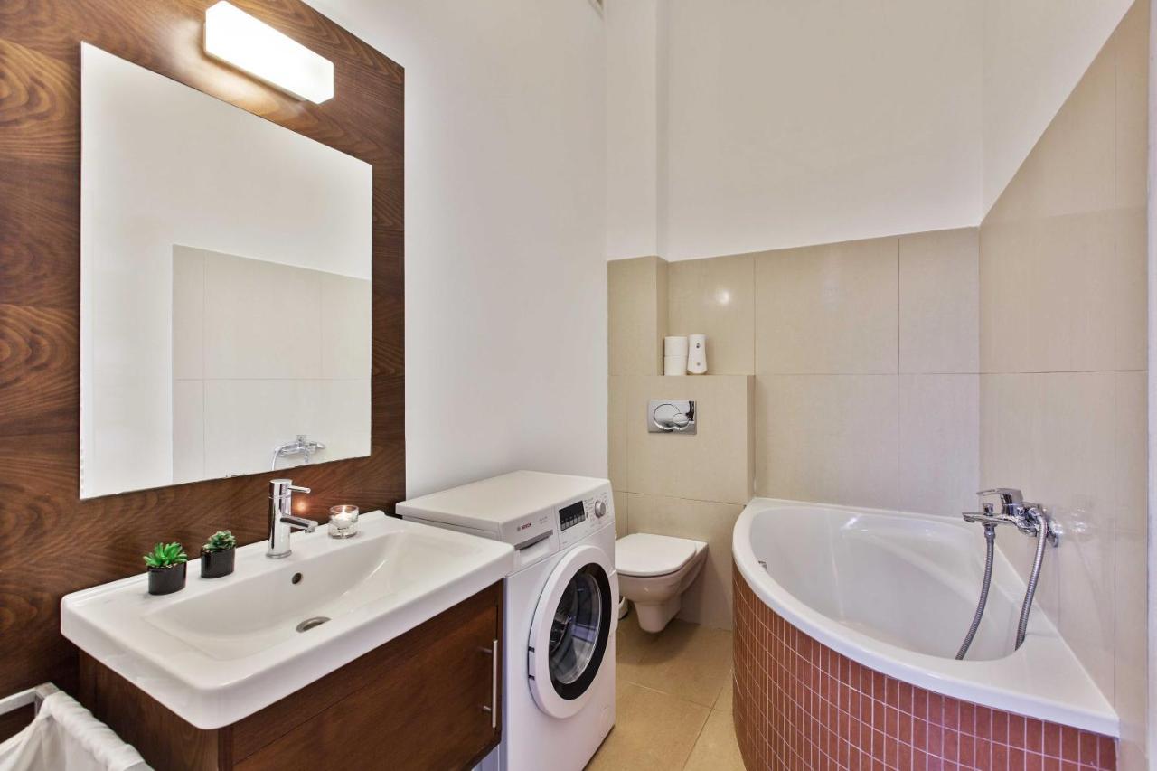 Dolna 4 - Apartments In Direct Centrum On City Square 반스카비스트리카 외부 사진