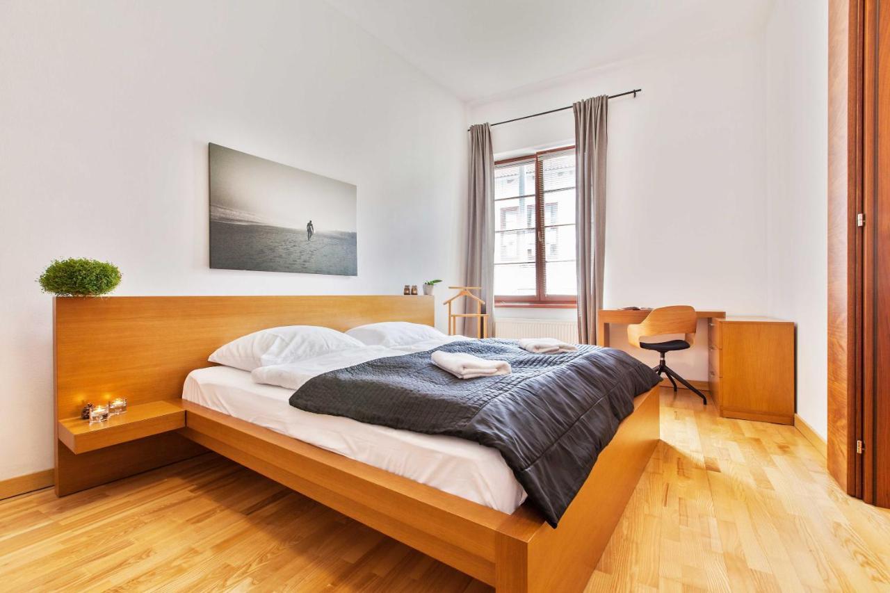 Dolna 4 - Apartments In Direct Centrum On City Square 반스카비스트리카 외부 사진