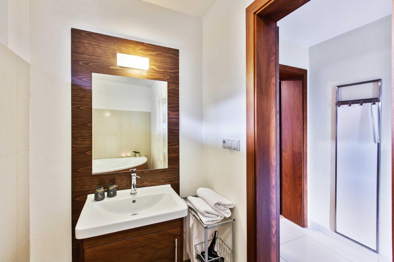 Dolna 4 - Apartments In Direct Centrum On City Square 반스카비스트리카 외부 사진
