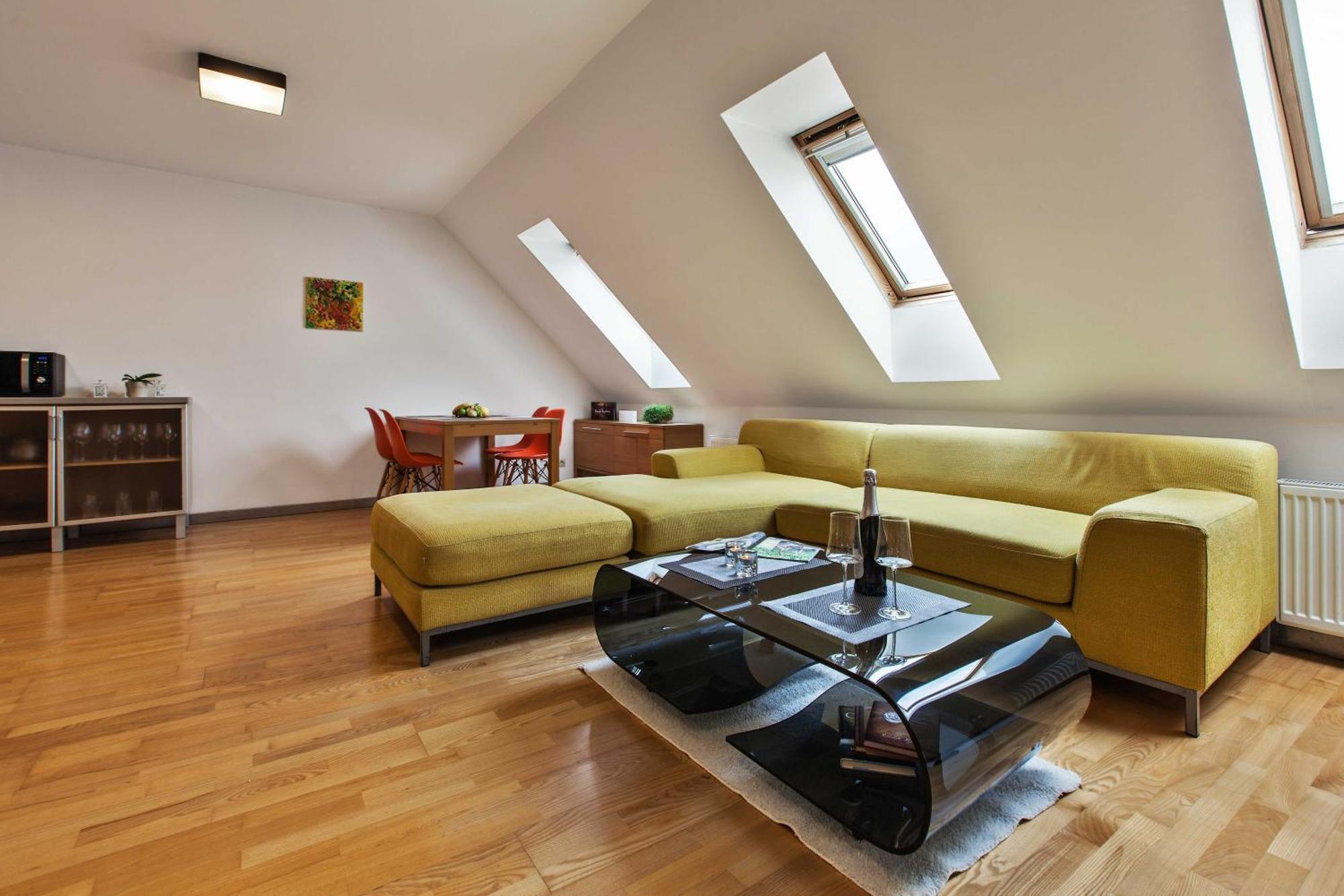 Dolna 4 - Apartments In Direct Centrum On City Square 반스카비스트리카 외부 사진