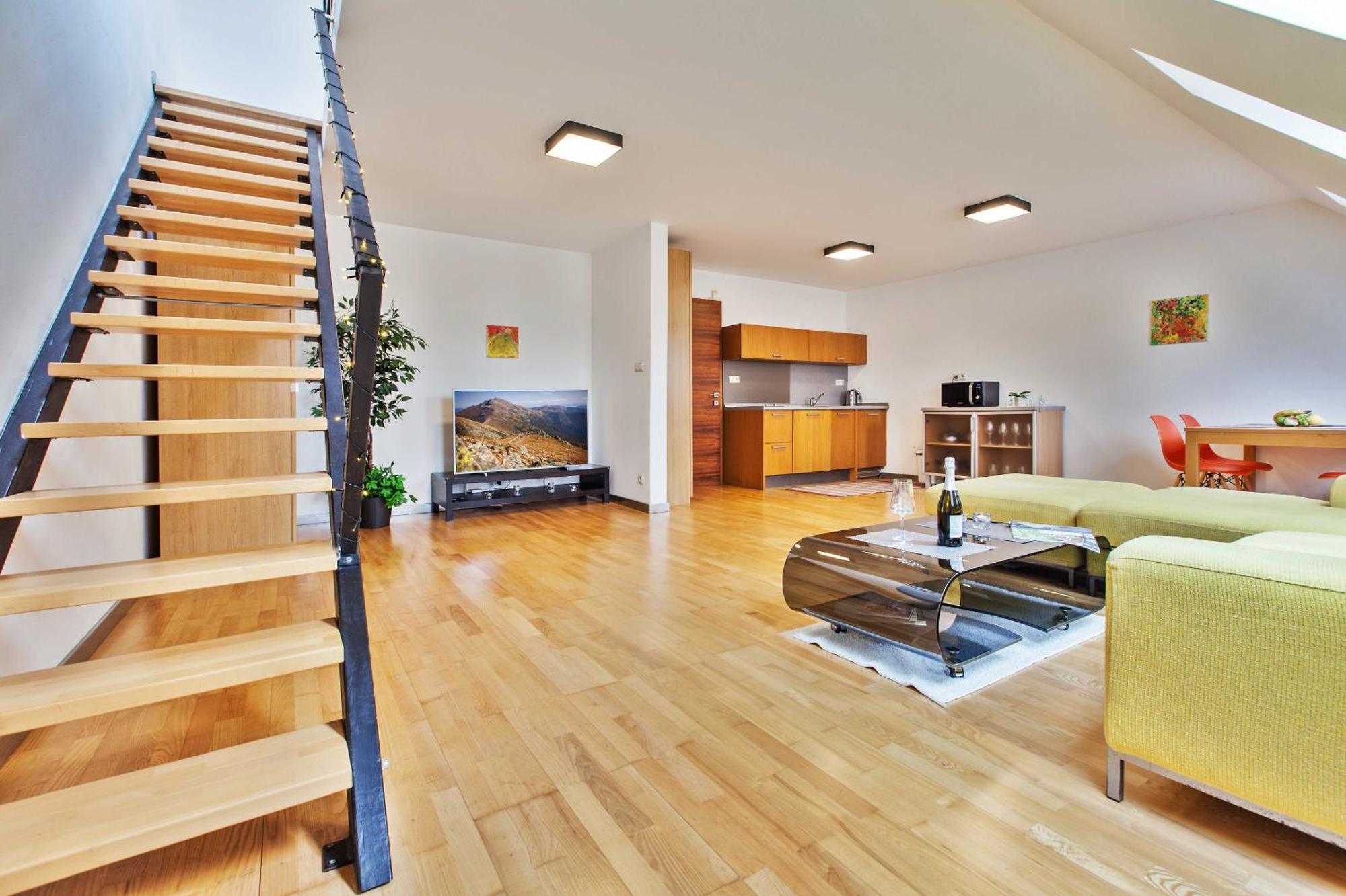 Dolna 4 - Apartments In Direct Centrum On City Square 반스카비스트리카 외부 사진