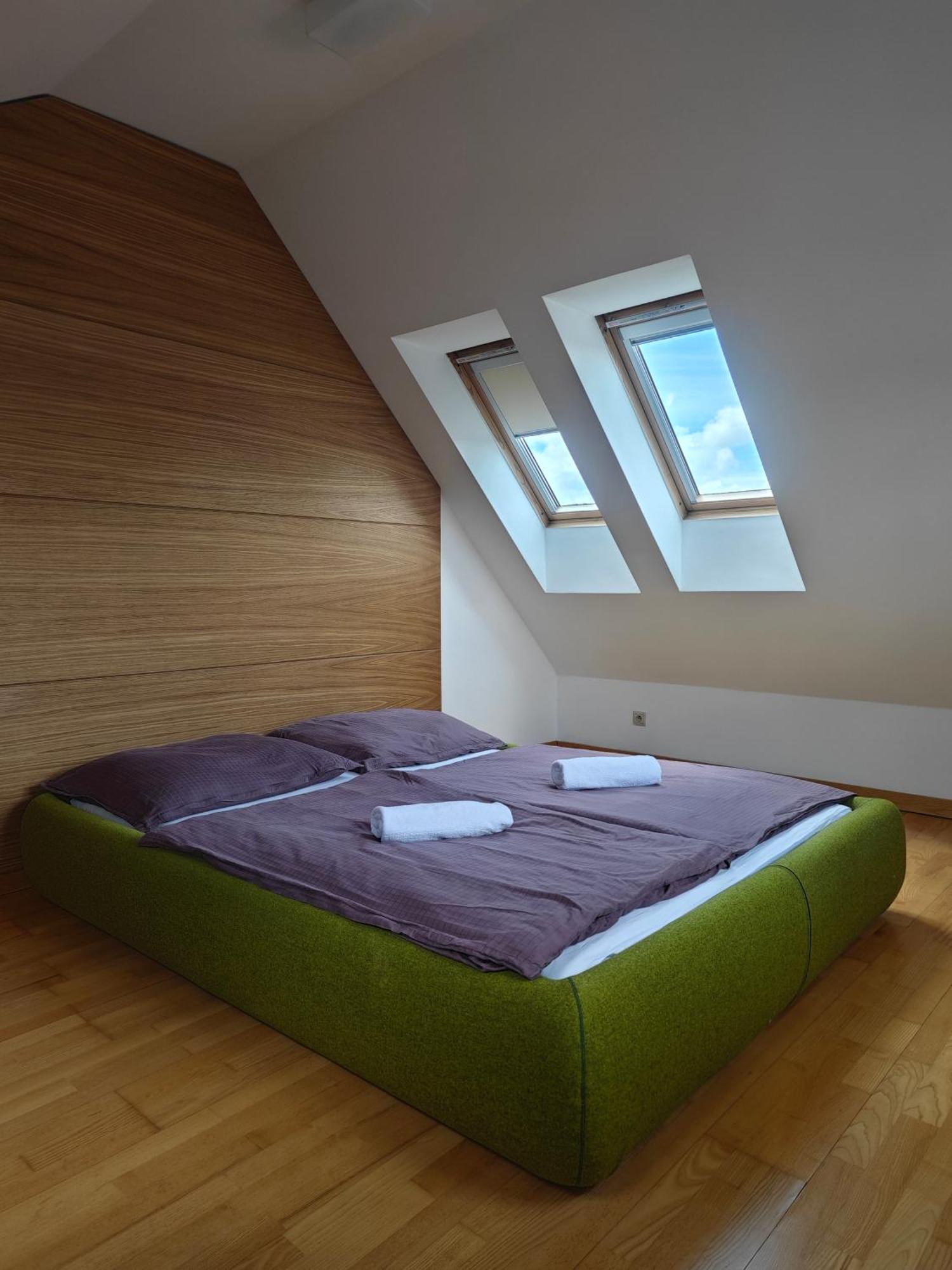 Dolna 4 - Apartments In Direct Centrum On City Square 반스카비스트리카 객실 사진